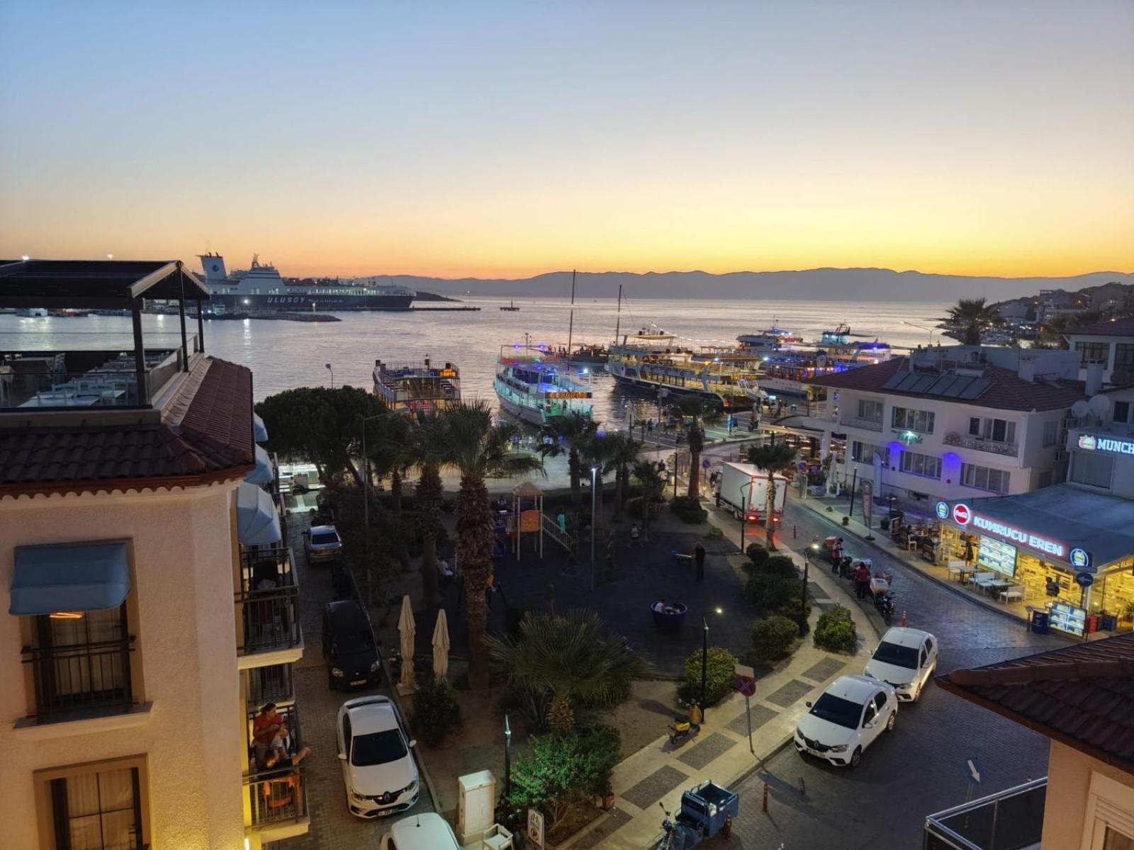 Grand Faik Hotel Çeşme Exterior foto