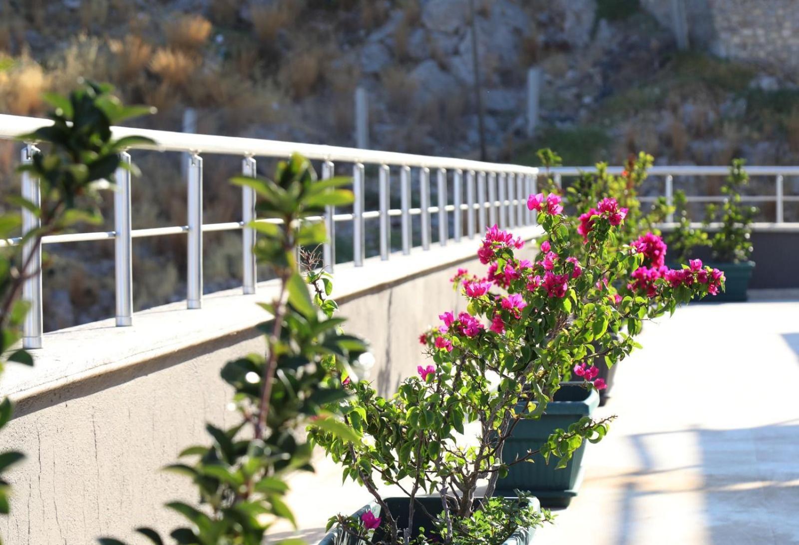 Grand Faik Hotel Çeşme Exterior foto